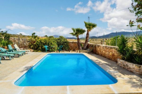 Welcoming chalet in Abanilla: private pool!
